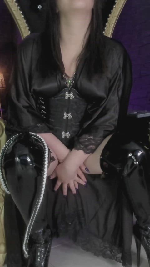 latina leather mistress hairy-girls clip