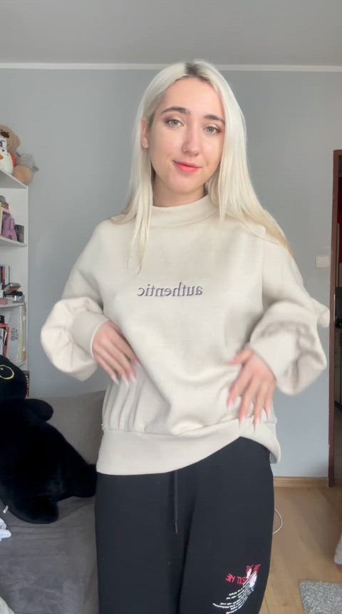 blonde naked tiktok tik-tok twerking clip