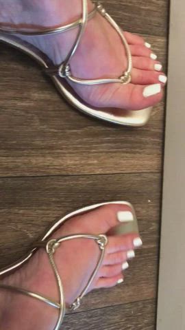 Just some wiggly toesβ¦