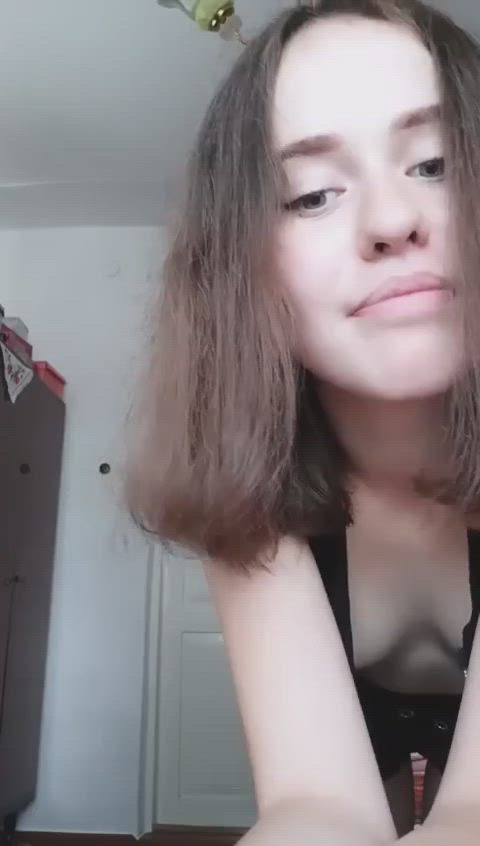 amateur downblouse natural tits nipslip teen tiktok tits clip