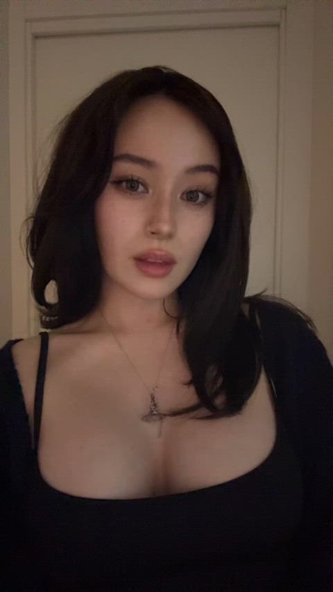 big tits boobs cute tits tik-tok clip
