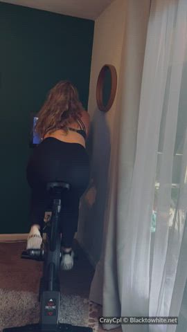 curly hair gym milf pawg riding clip