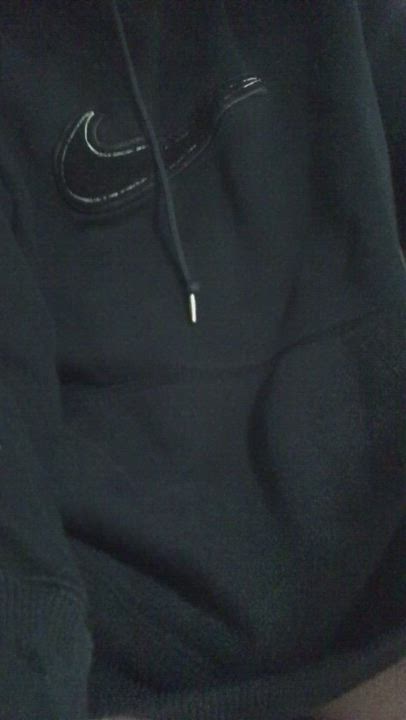 Big hoodies and small dicks go well together yes?