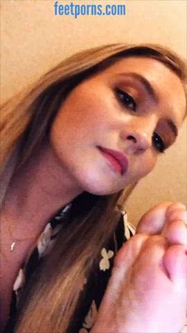Blonde Feet Foot clip