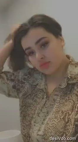 Big Nipples Big Tits Cleavage Cute Girlfriend Natural Tits clip