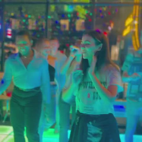 Dancing Natural Tits Victoria Justice clip