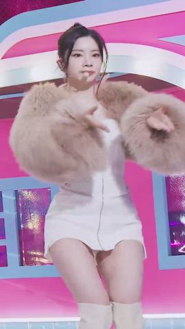 asian cute pale thighs clip