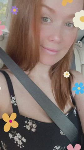 cleavage redhead smile clip