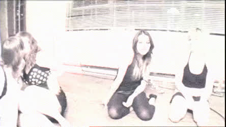 Group Kissing Lesbian clip