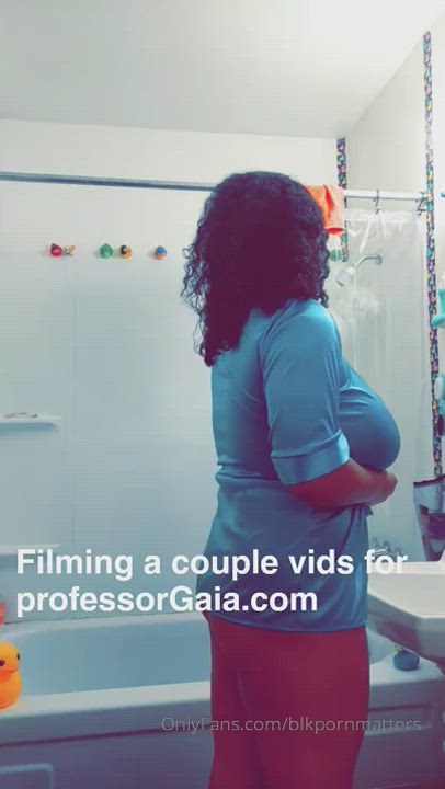 Big Tits Boobs Shower clip