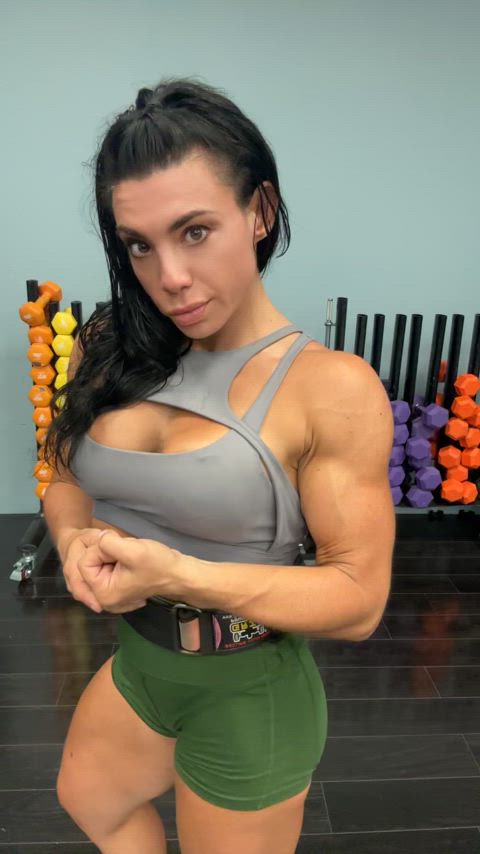 brunette gym solo thick-booty clip