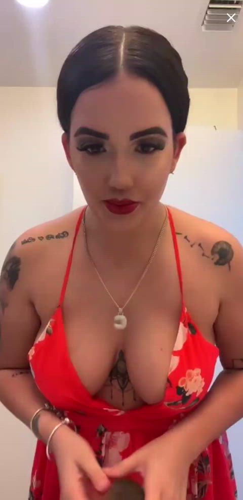 amateur boobs downblouse milf mature natural tits tiktok tits clip