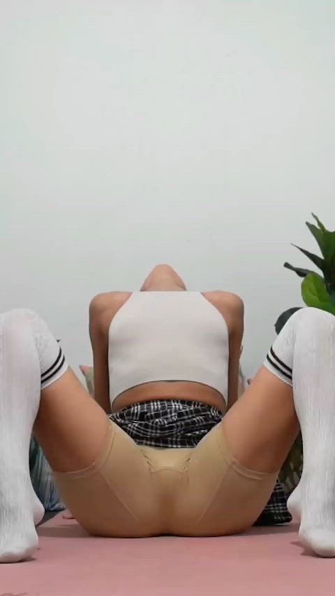 pussy pussy lips tight pussy wet pussy yoga yoga pants clip