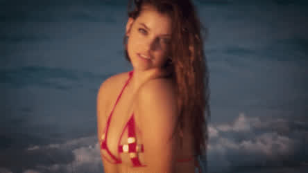 Barbara Palvin Model clip