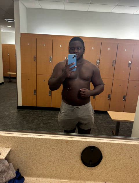bear black bulge bulgexxl ebony gay gym muscles gay-muscle clip