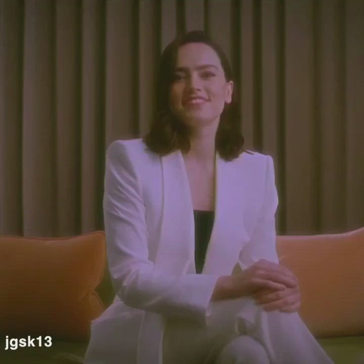 Daisy Ridley clip