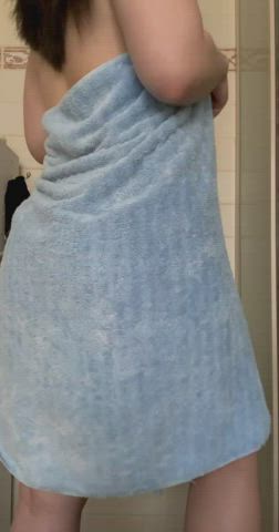 Cum get wet with me sexy 😈💦🍑