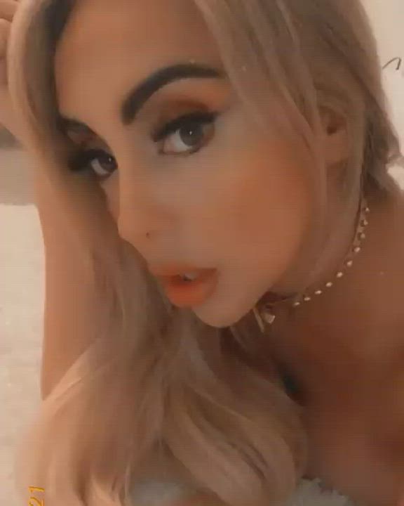 Lips Lipstick Fetish MILF clip