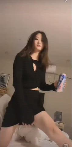 asian cute flashing pubic hair clip