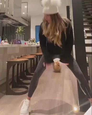 Kate Beckinsale clip