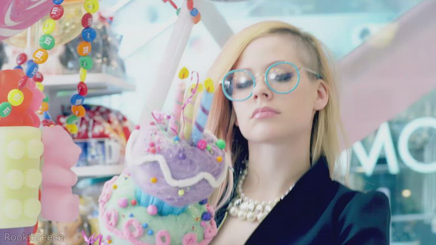 avril lavigne blonde celebrity glasses clip
