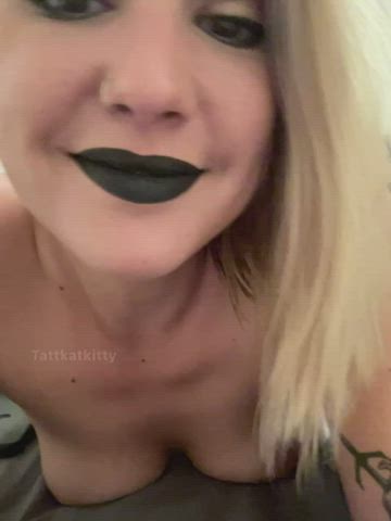 blonde kiss lips lipstick onlyfans clip