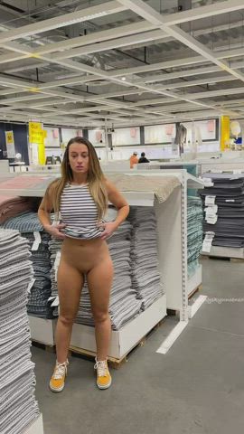 amateur flashing onlyfans public clip