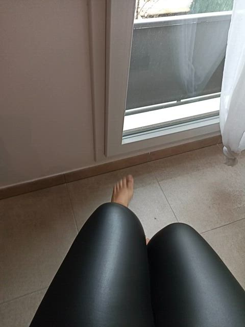 bbw feet foot fetish french leather leggings legs pawg clip