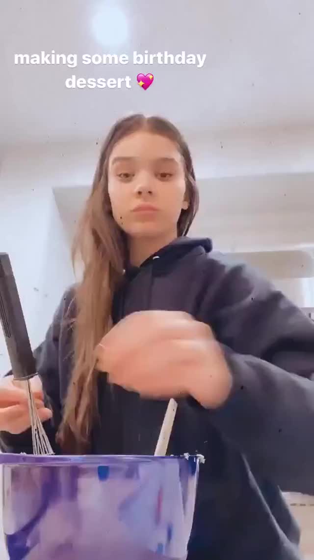 haileesteinfeld-story-2270163917