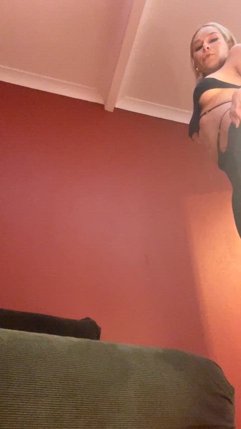 brat domme milf clip