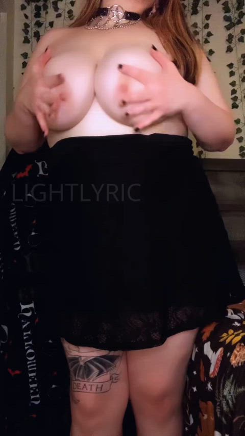 My tits are so distracting π€