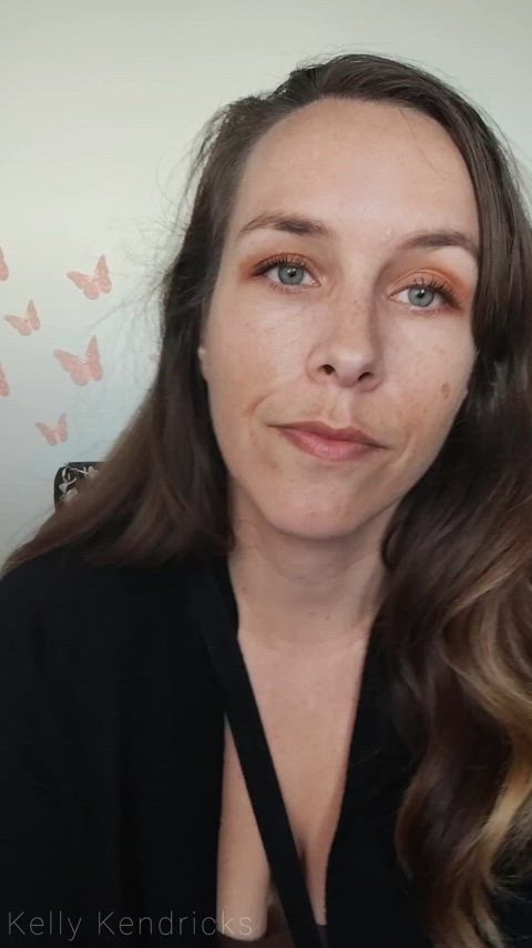 amateur brunette clothed clothing solo streamate cam-girls clip