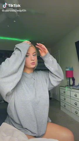 big tits blonde teen tiktok clip