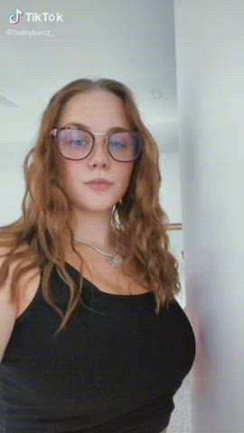 amateur big tits cleavage homemade natural tits tiktok clip