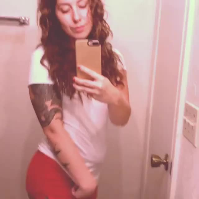 babe brunette model clip