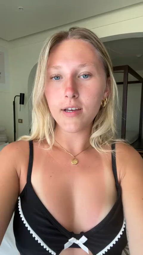 bikini swimsuit teen tiktok tik-tok clip