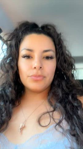brunette latina milf public thick clip