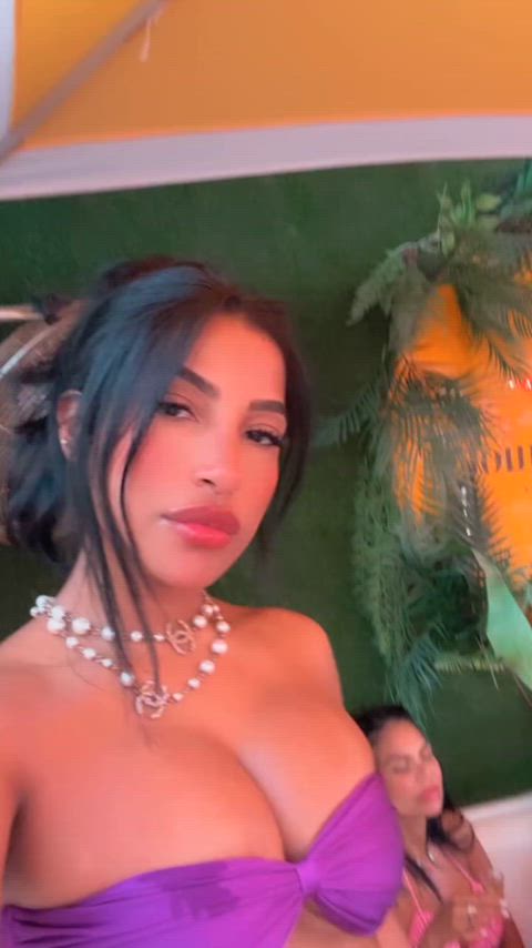 bikini boobs brazilian club girls latina clip