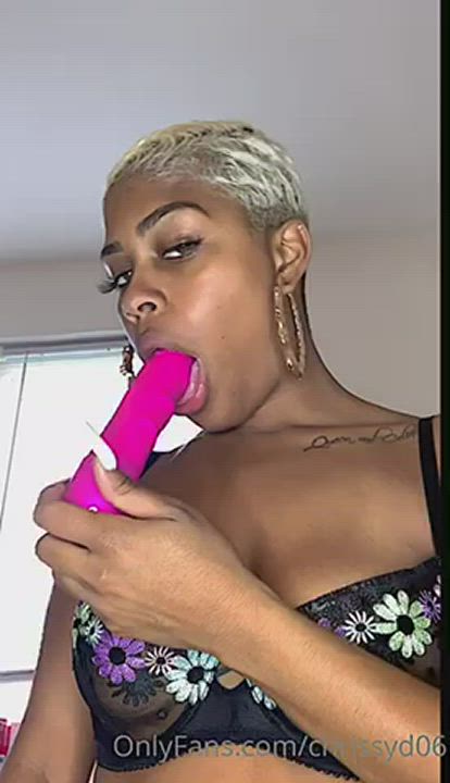 Ebony Eye Contact OnlyFans clip