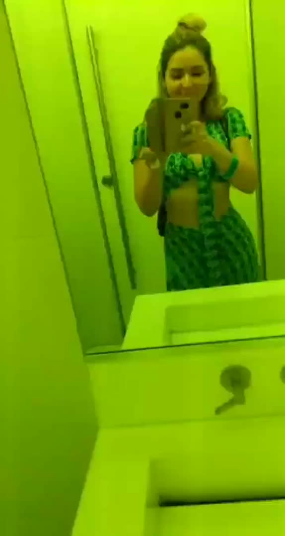 Dancing clip