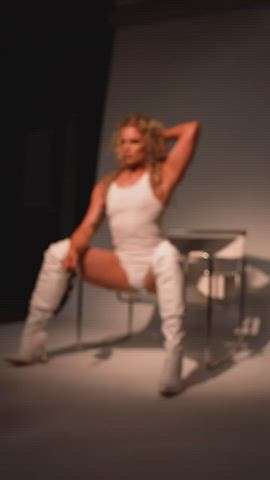 Blonde Canadian Fitness clip