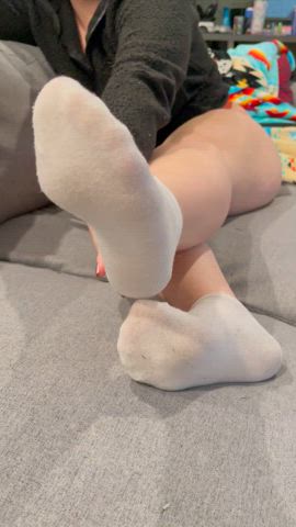 How do my feet smell? π€