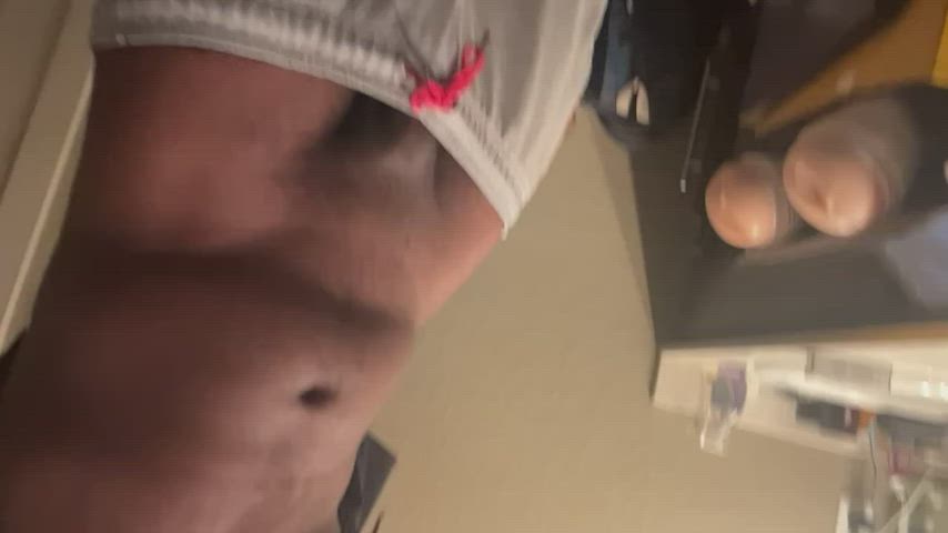 Who got nudes that want a fucktribs ๐??