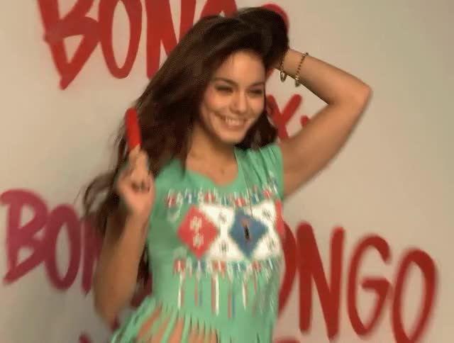 Vanessa Hudgens clip