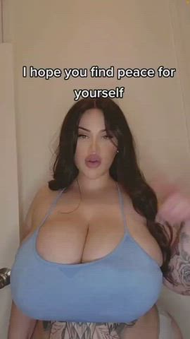 busty cleavage huge tits clip