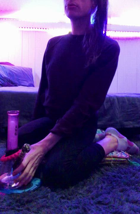 ? Get cozy and blaze some with me ?