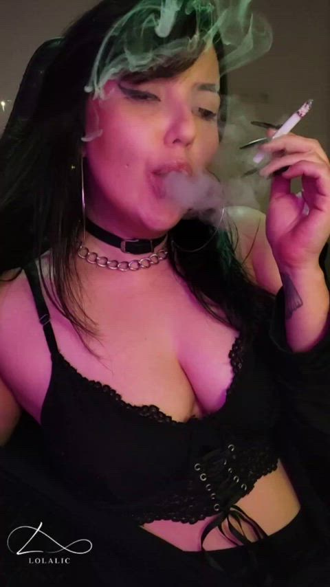 Enjoying my cig and chilling