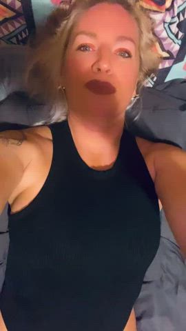 Mommy’s lonely & horny 😌