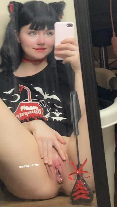 Pale Pussy Teen clip