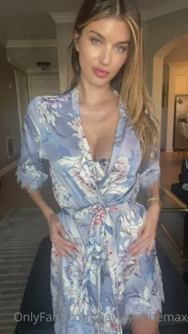 Lingerie OnlyFans Tease clip